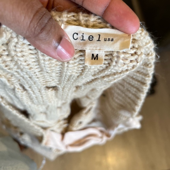 💙 CIEL 💙 Off shoulder long sweater - Picture 2 of 6